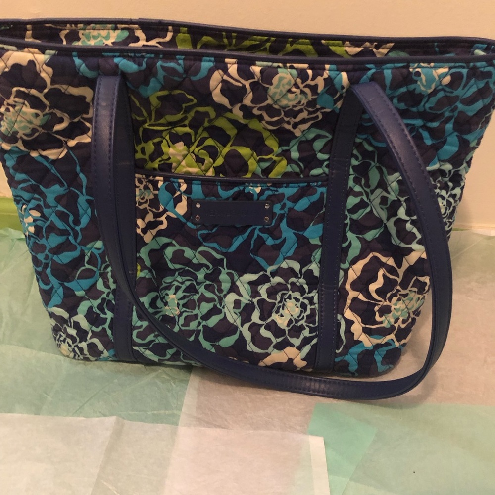 Vera Bradley organizer tote